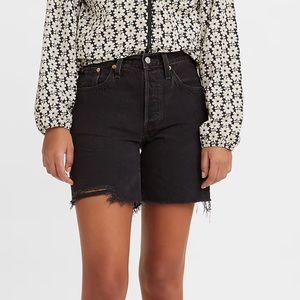Levi’s 501 mid thigh shorts size 24